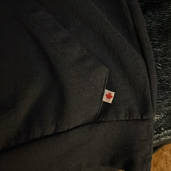 Canadian Hoodie - Picture 4 of 5